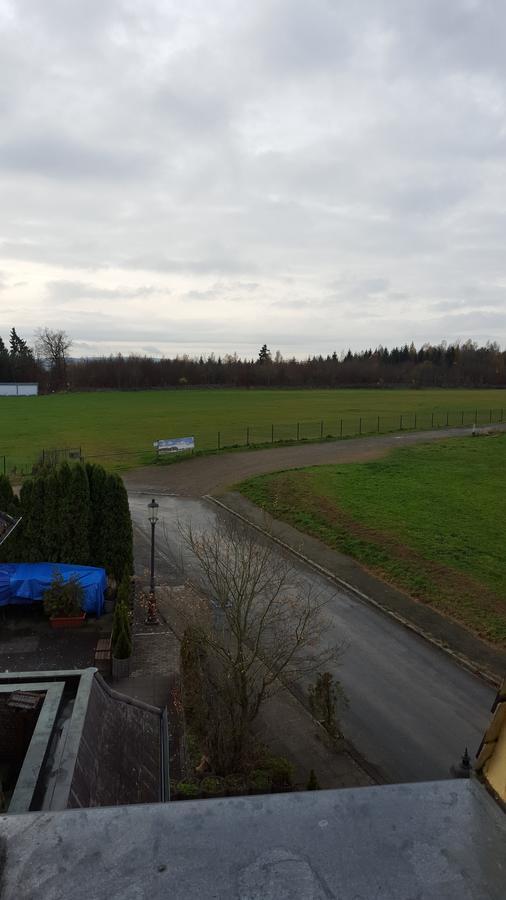 Landhotel Zum Doppeldecker Kirchen  Exterior photo