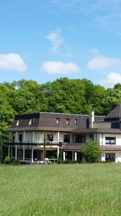 Landhotel Zum Doppeldecker Kirchen  Exterior photo